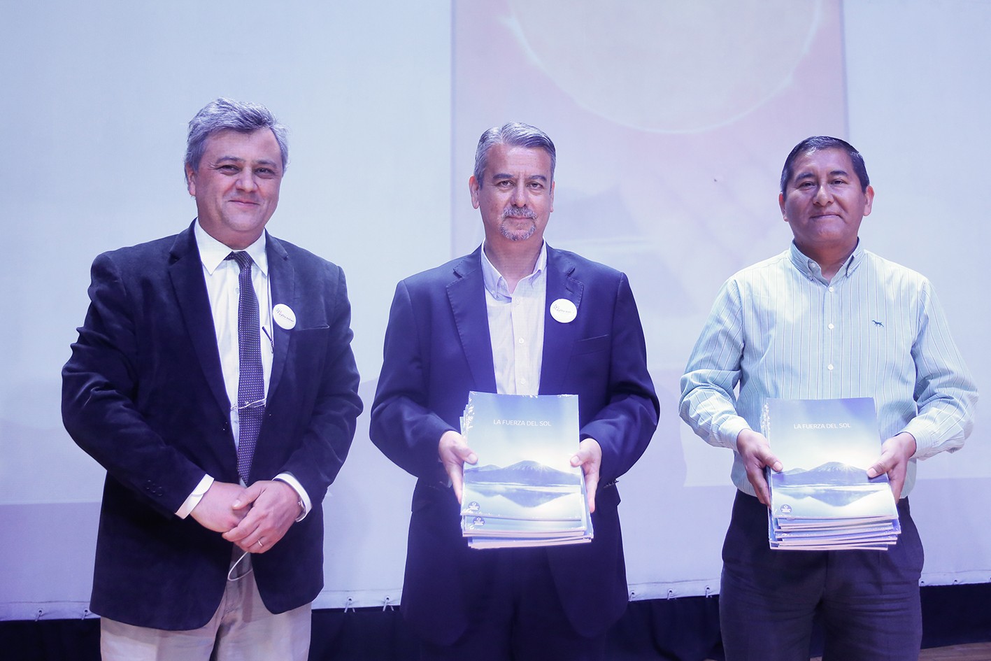 Ayllu Solar, Iniciativa De SERC Chile, Lanza En Arica Libro «La Fuerza Del Sol»